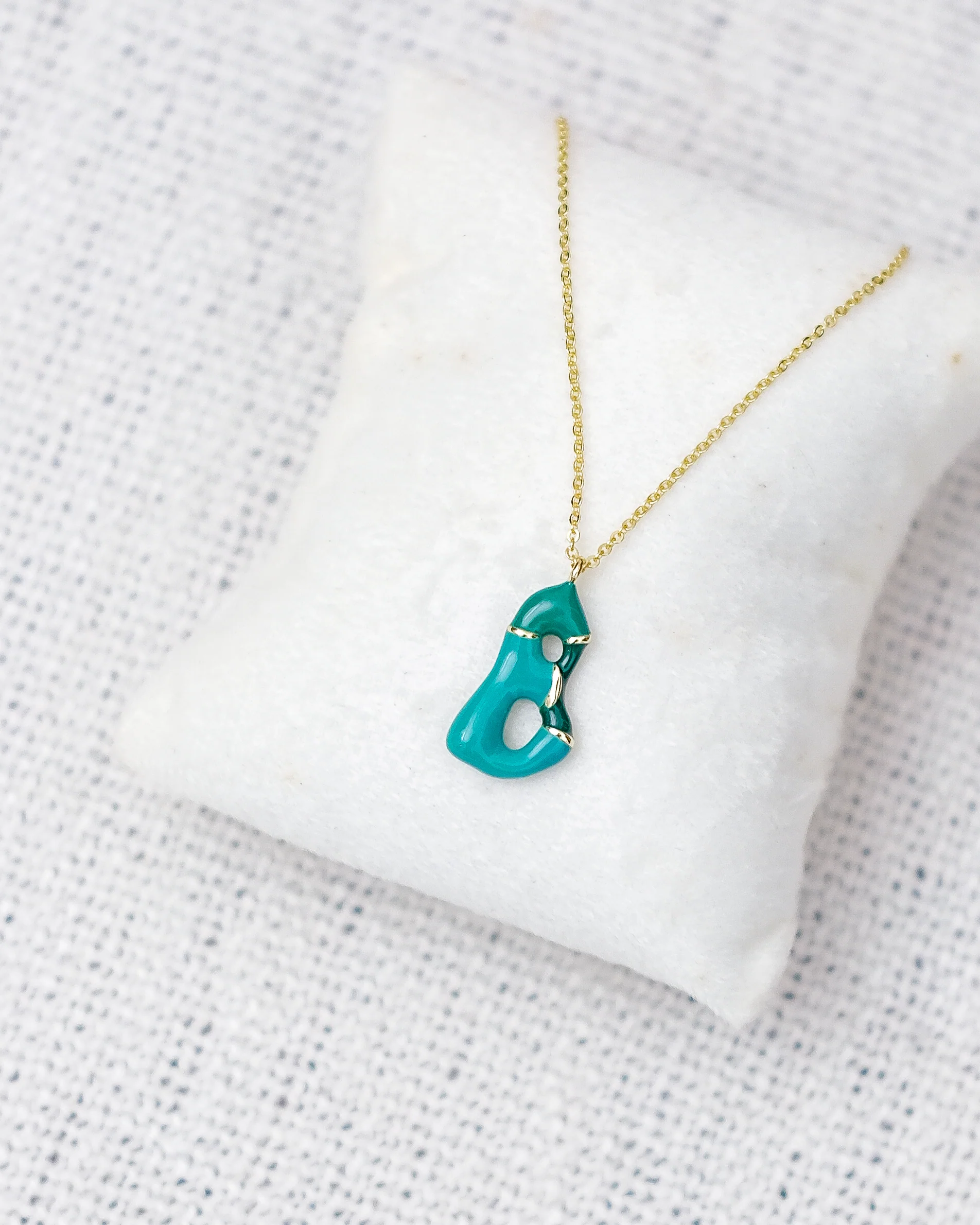 Alphabet  Charm + Chain - B