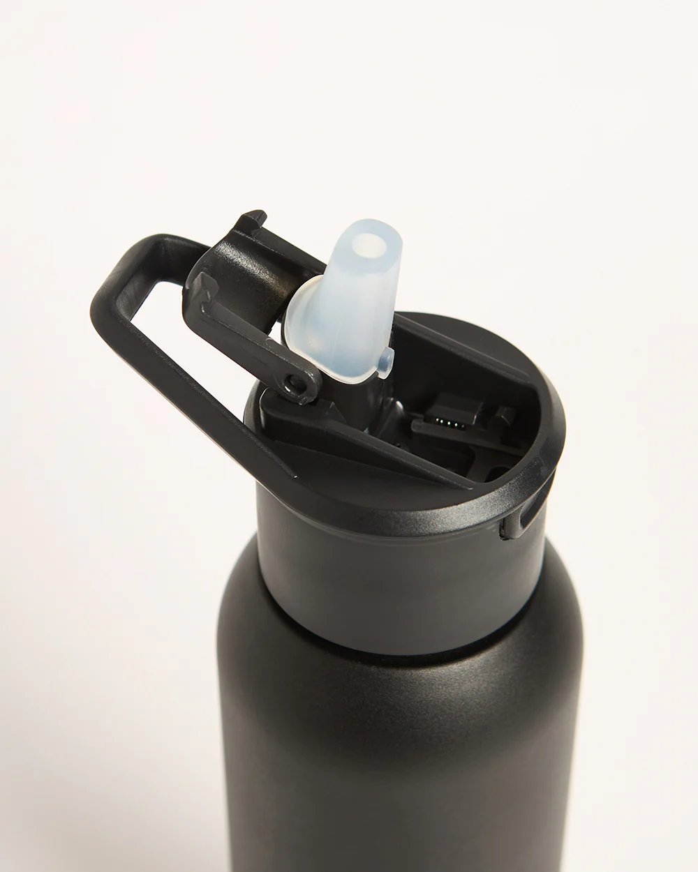 Christa Vacuum Bottle, 630 ml | Black - Image 3