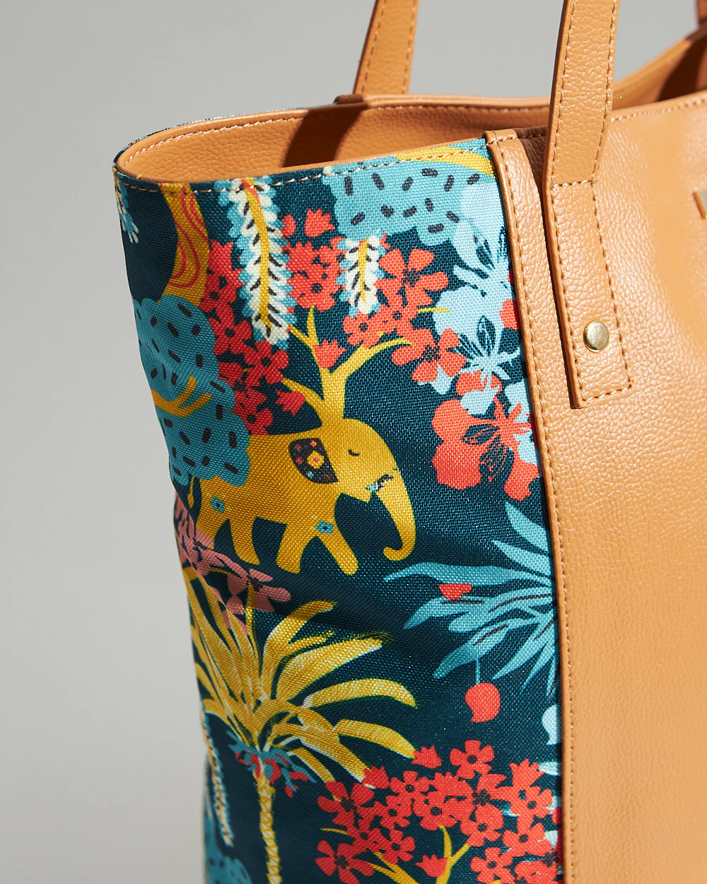 Jungle Drama Tassel Tote - Image 5