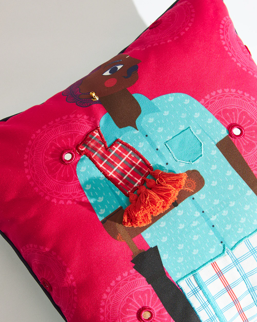 Lungi Man Cushion Cover - Image 4