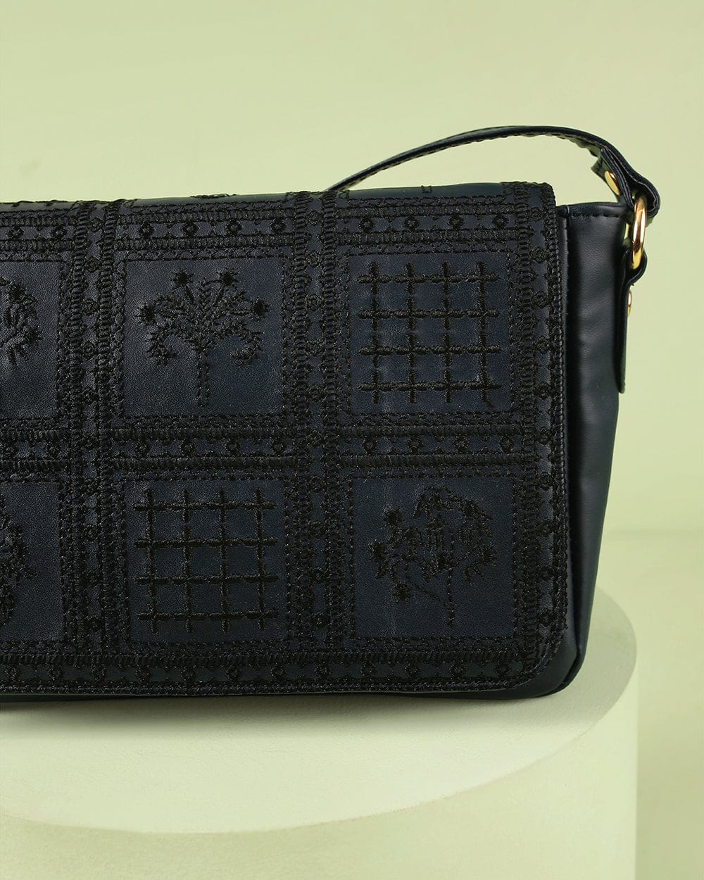 Vintage Embroidered Crossbody Bag 'Navy Blue - Image 2