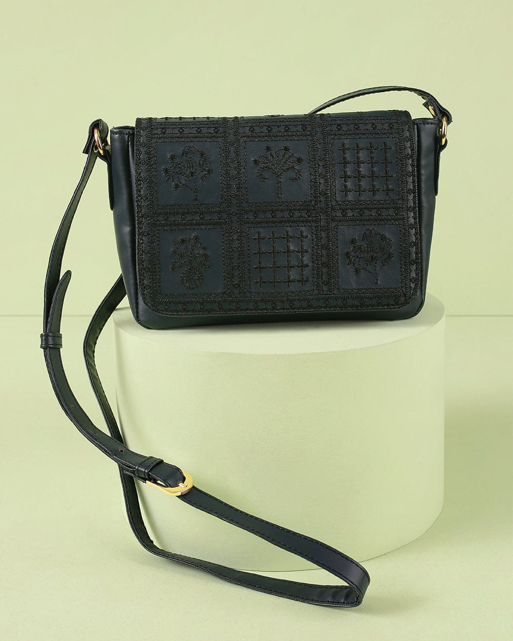 Vintage Embroidered Crossbody Bag 'Navy Blue - Image 3