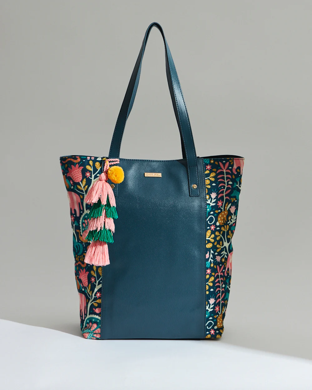 Sundarban  Gondh Tassel Tote Bag - Image 3
