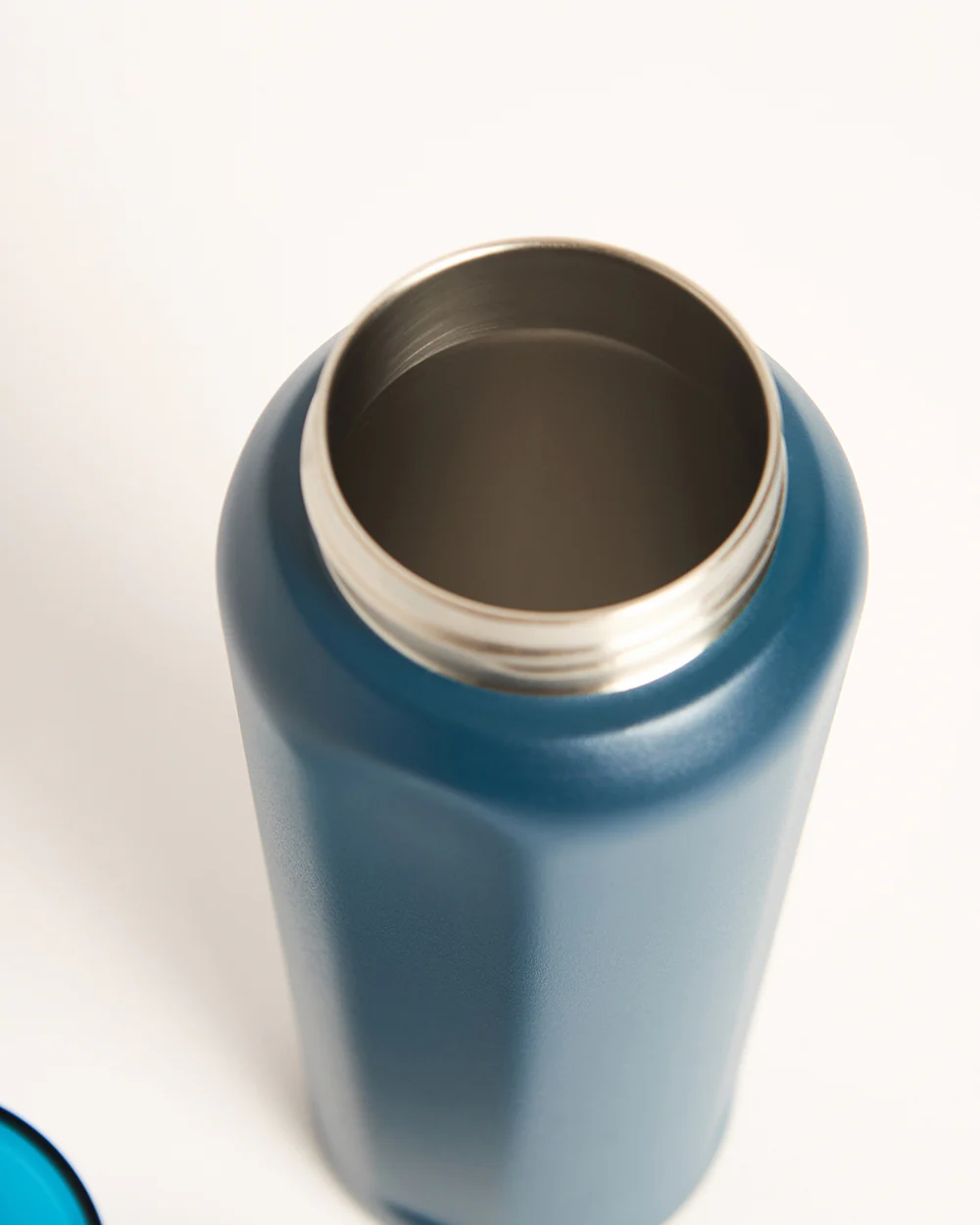 Tokyo Vacuum Bottle, 650ml - Blue - Image 5