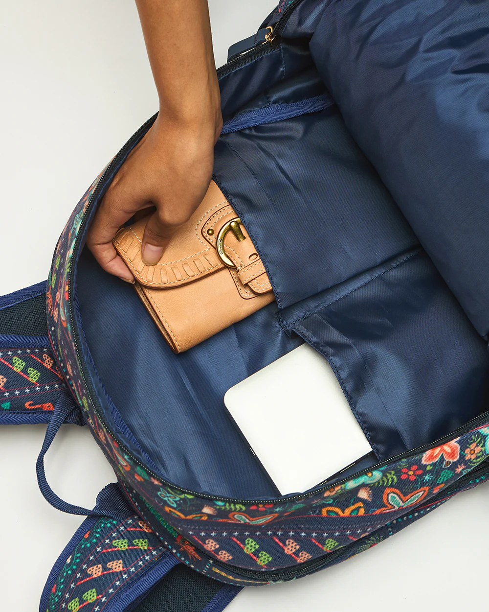 Trek Backpack - Tusker | Digital Nomad - Image 7